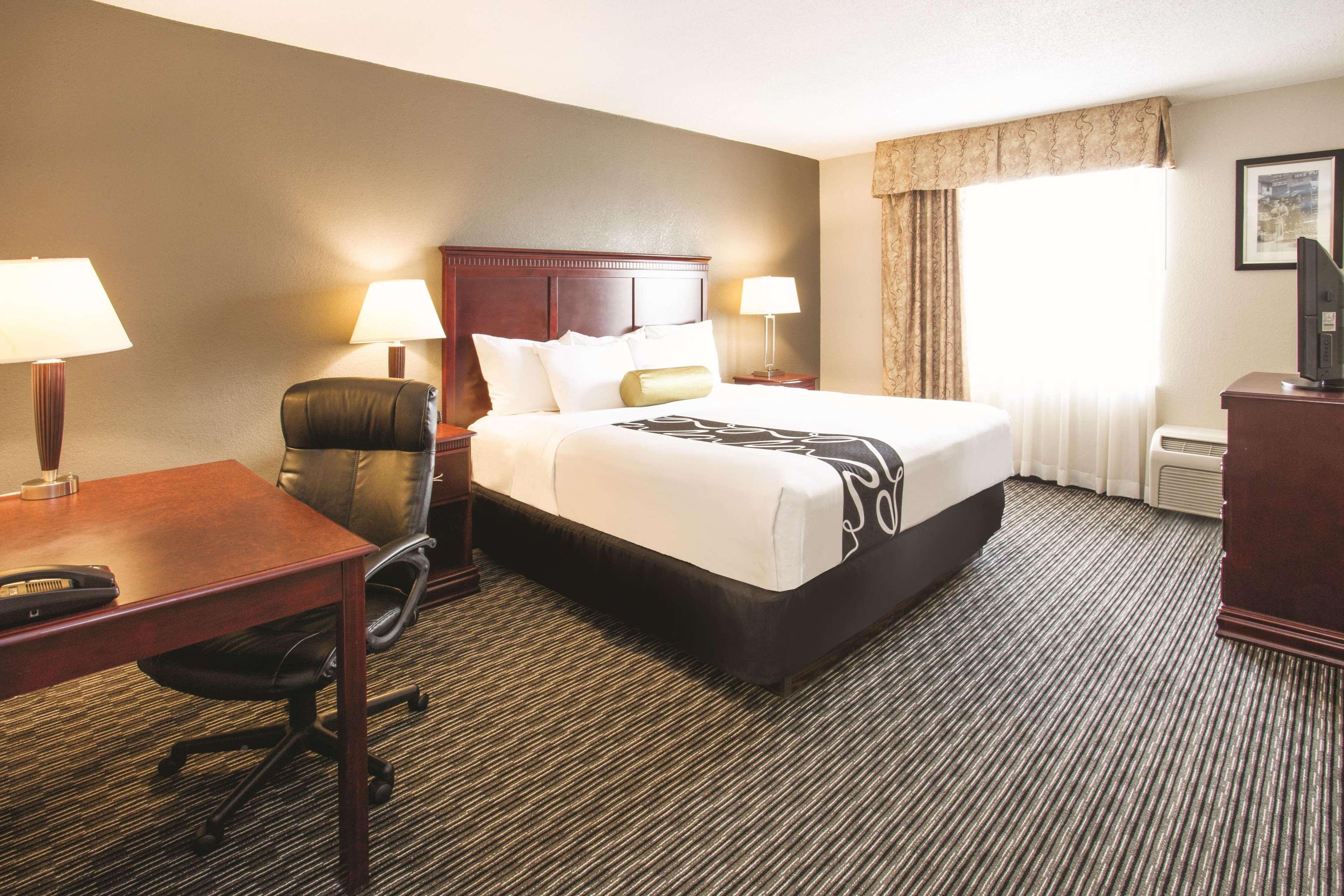 La Quinta By Wyndham Indianapolis South Hotel Exterior photo