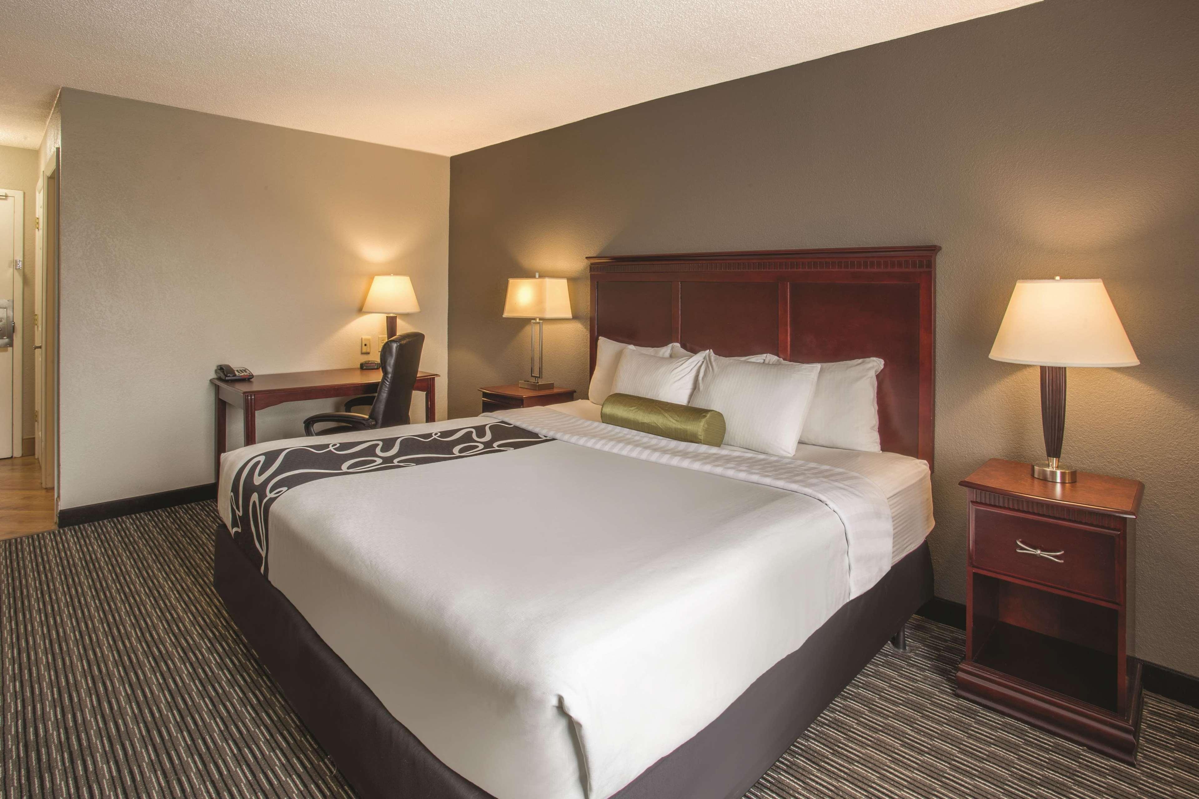 La Quinta By Wyndham Indianapolis South Hotel Exterior photo