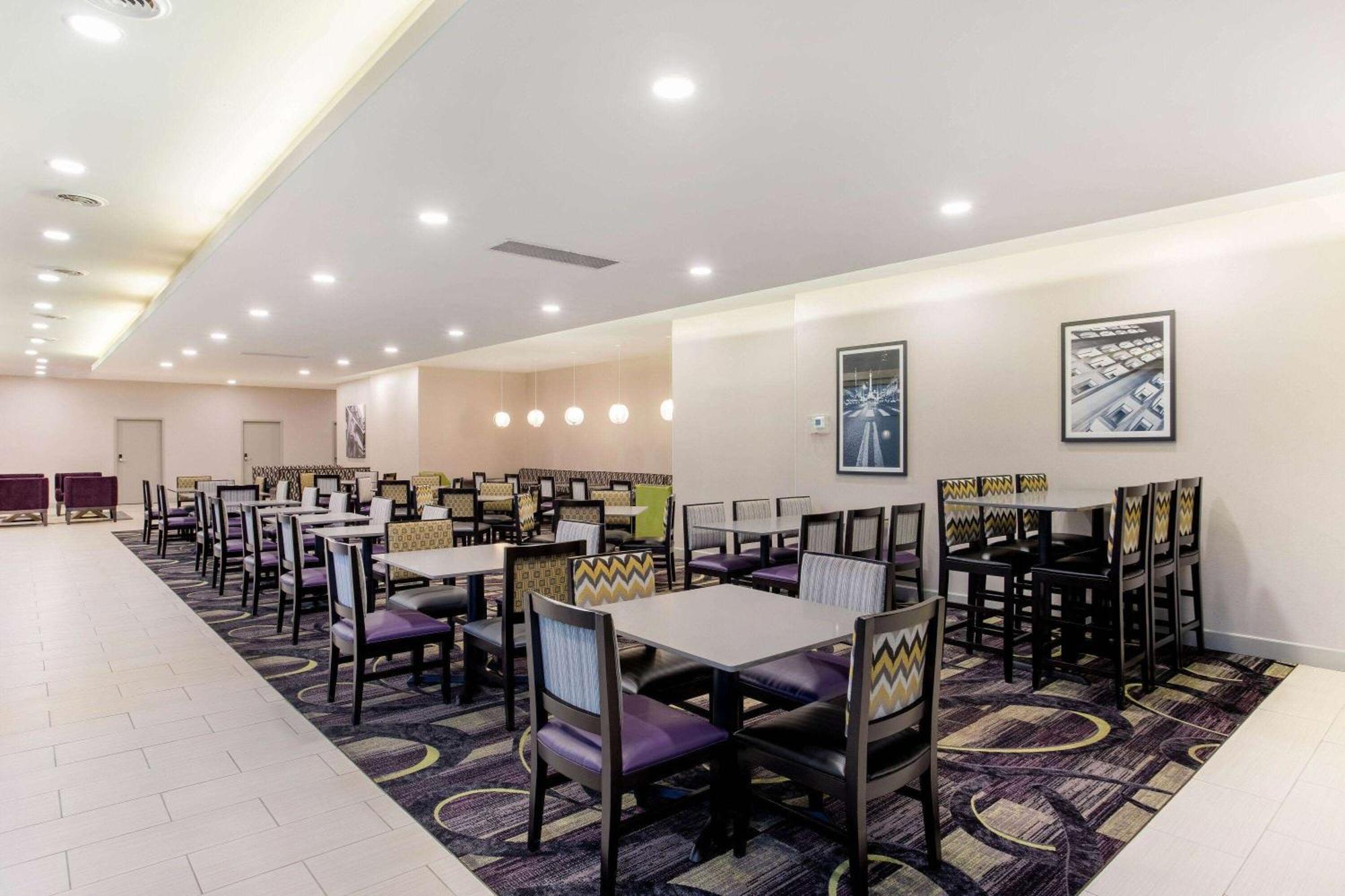 La Quinta By Wyndham Indianapolis South Hotel Exterior photo