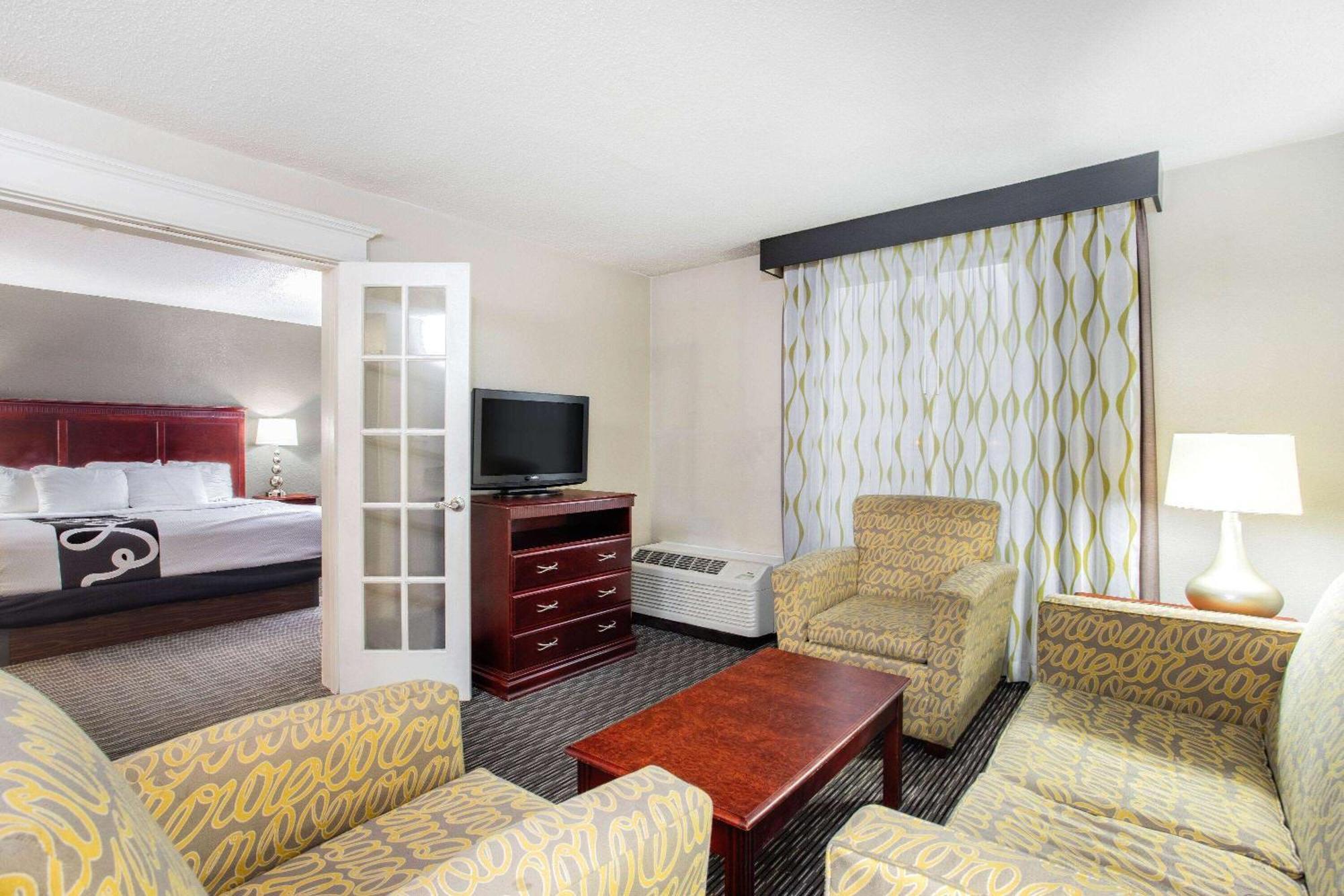 La Quinta By Wyndham Indianapolis South Hotel Exterior photo