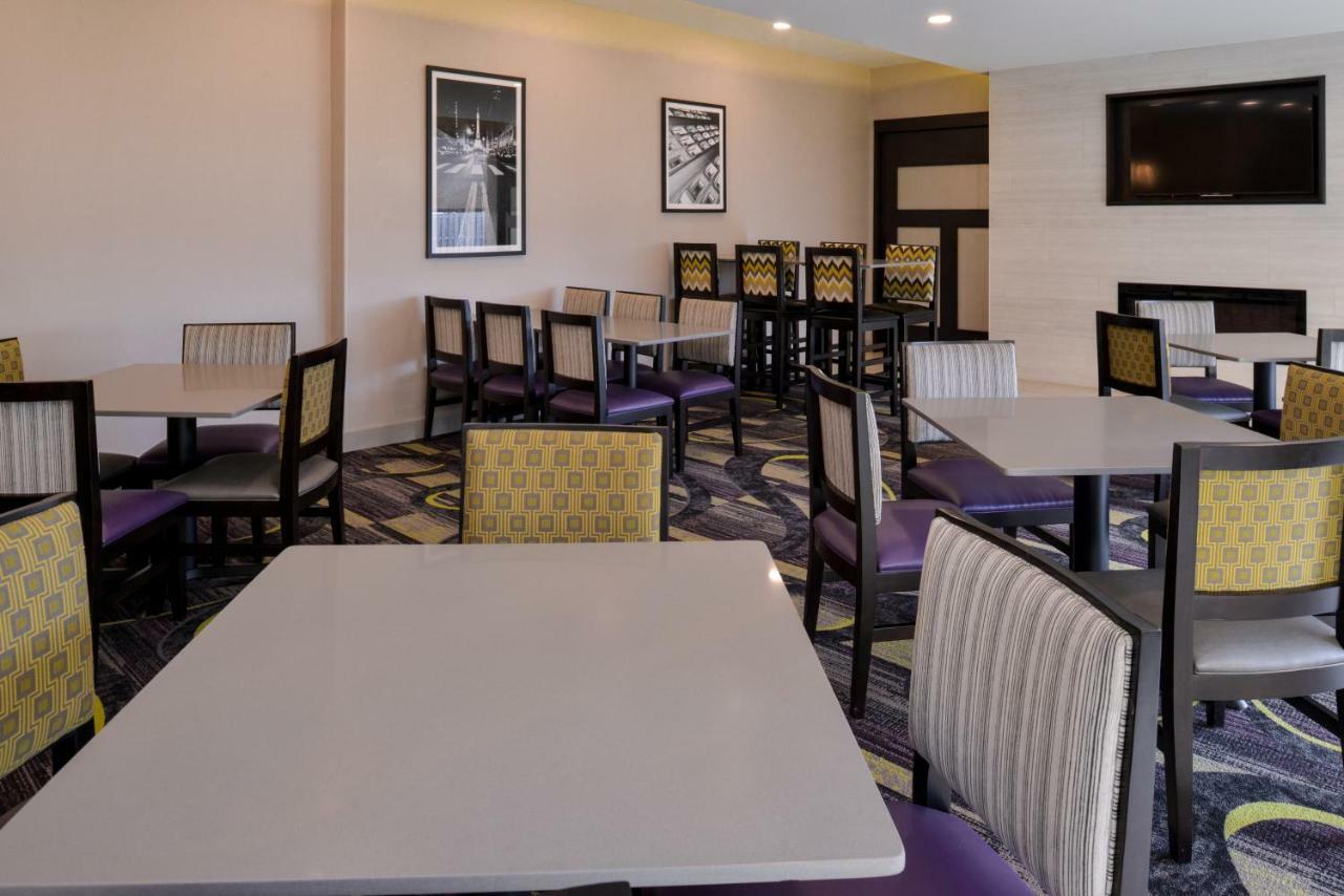 La Quinta By Wyndham Indianapolis South Hotel Exterior photo