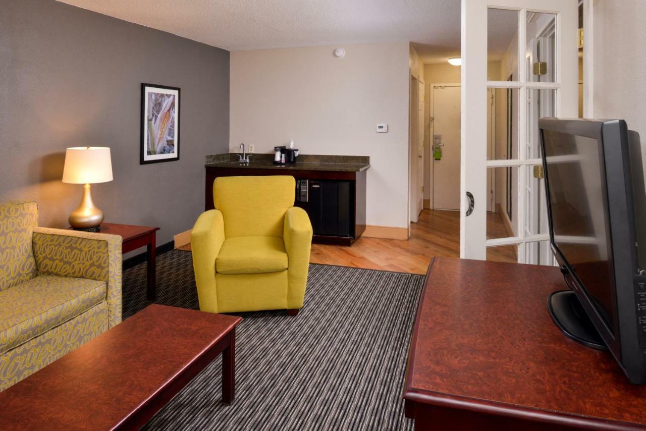 La Quinta By Wyndham Indianapolis South Hotel Exterior photo